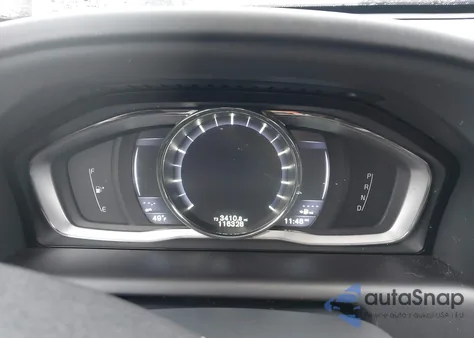 2016 Volvo Xc60 T5 Premier z USA, uszkodzony, nr VIN YV4612RKXG2811744